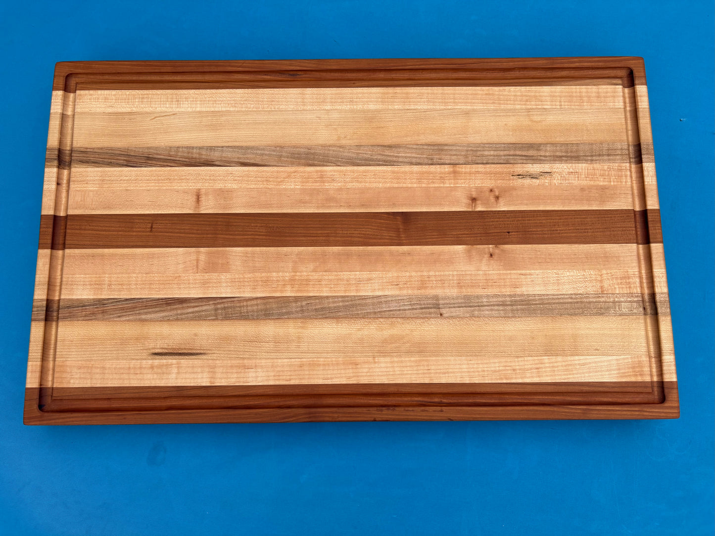 XL Cutting Board, Edge Grain Maple & Cherry