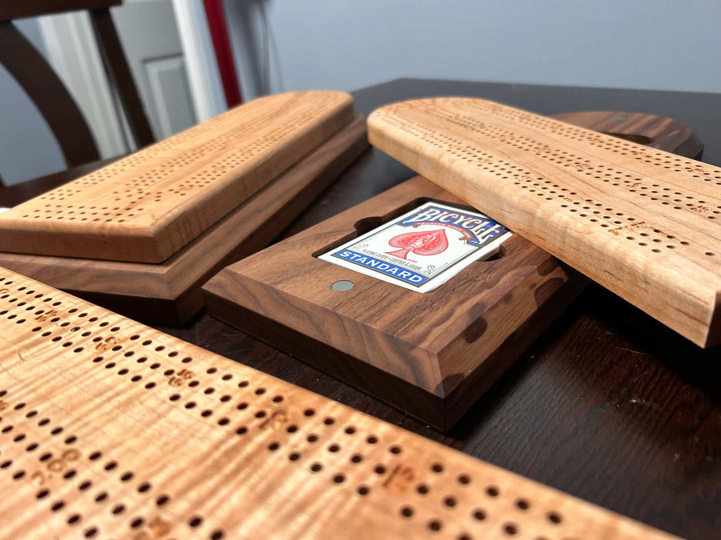 Deluxe Pivoting Cribbage Board
